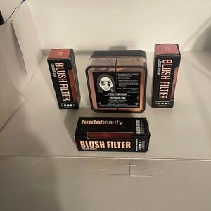 HUDA BEAUTY Blush Filter Collection - Pink and Black